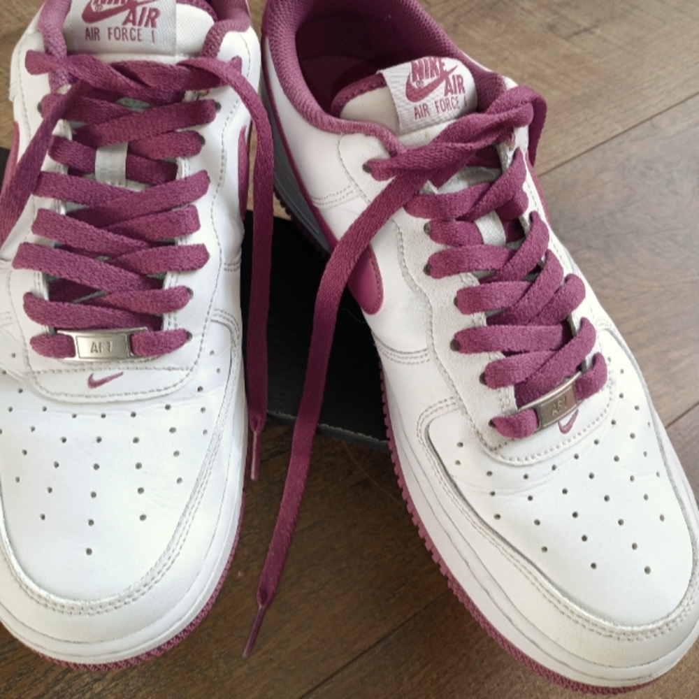 Nike Air Force 1 (9.5) purple